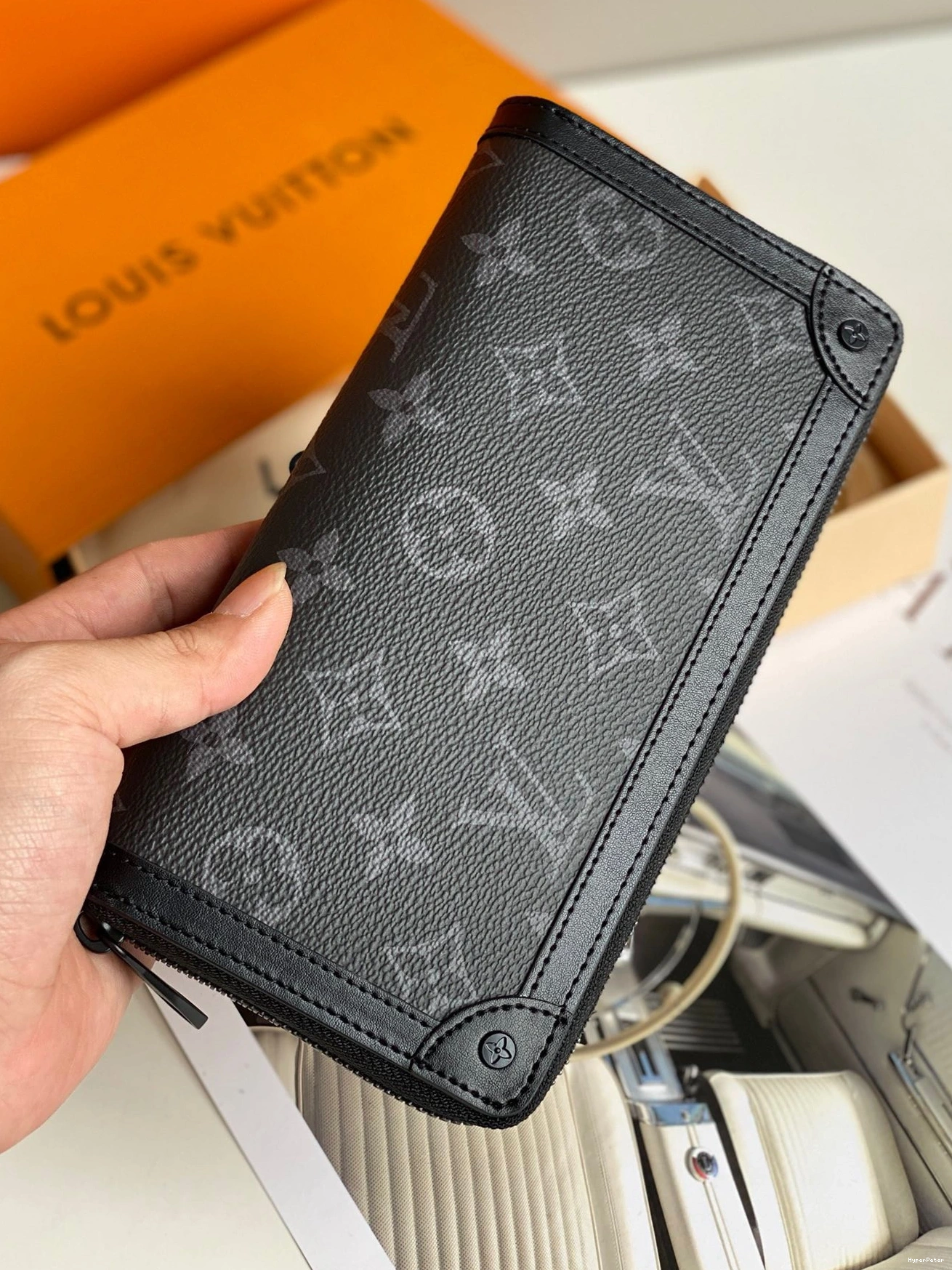 LOUIS TRUNK VUITTON ZIPPY WALLET 0824